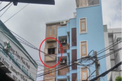 Big fire at a 5-storey house in Ho Chi Minh City