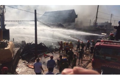 Fire broke out at a waste treatment plant in Thanh Hoa