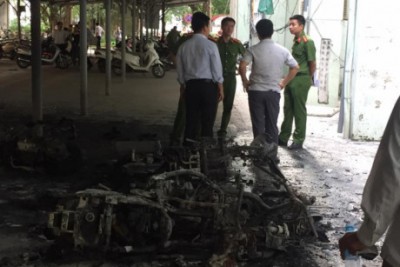 Cháy lớn ở nhà để xe Đại Học Quốc Gia Hà Nội