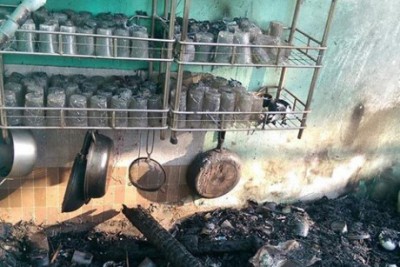 Quán cà phê bốc cháy vào giữa đêm