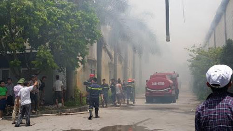 Lực lượng cứu hỏa đã cố gắng dập đám cháy